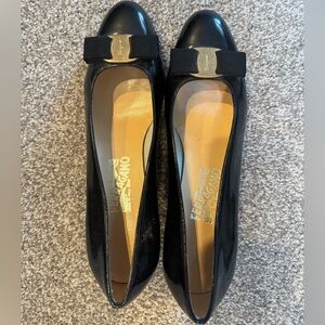 NWOT Salvatore Ferragamo Women’s Black Patent Leather low heeled 1.5 pumps